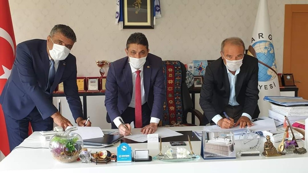 Arguvan Belediyesinde toplu iş sözleşmesi imzalandı 