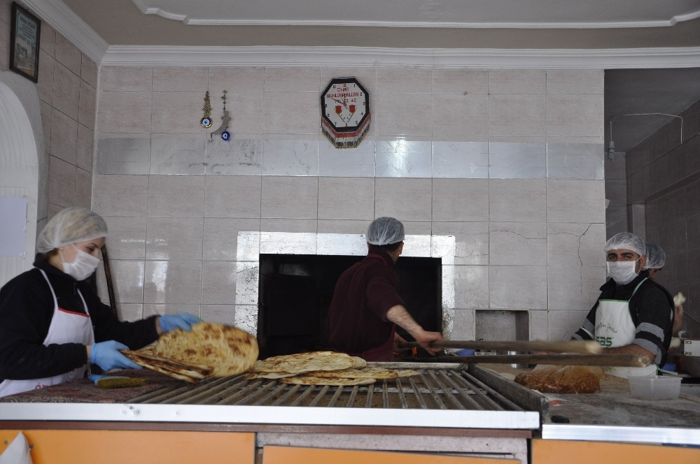 Arguvan esnafından korona virüsü mücadelesine destek 