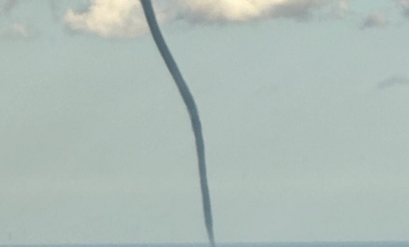 Arhavi'de hortum böyle görüntülendi