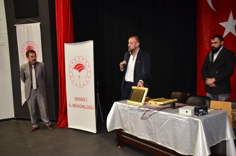 Arı üreticilerine ‘Varroa Paraziti’ hakkında eğitim 