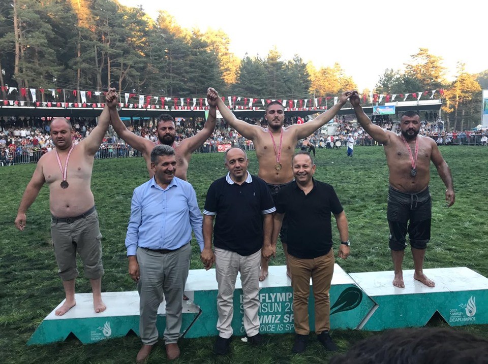 Ariç, yağlı güreşte Adana’ya üçüncülük getirdi 