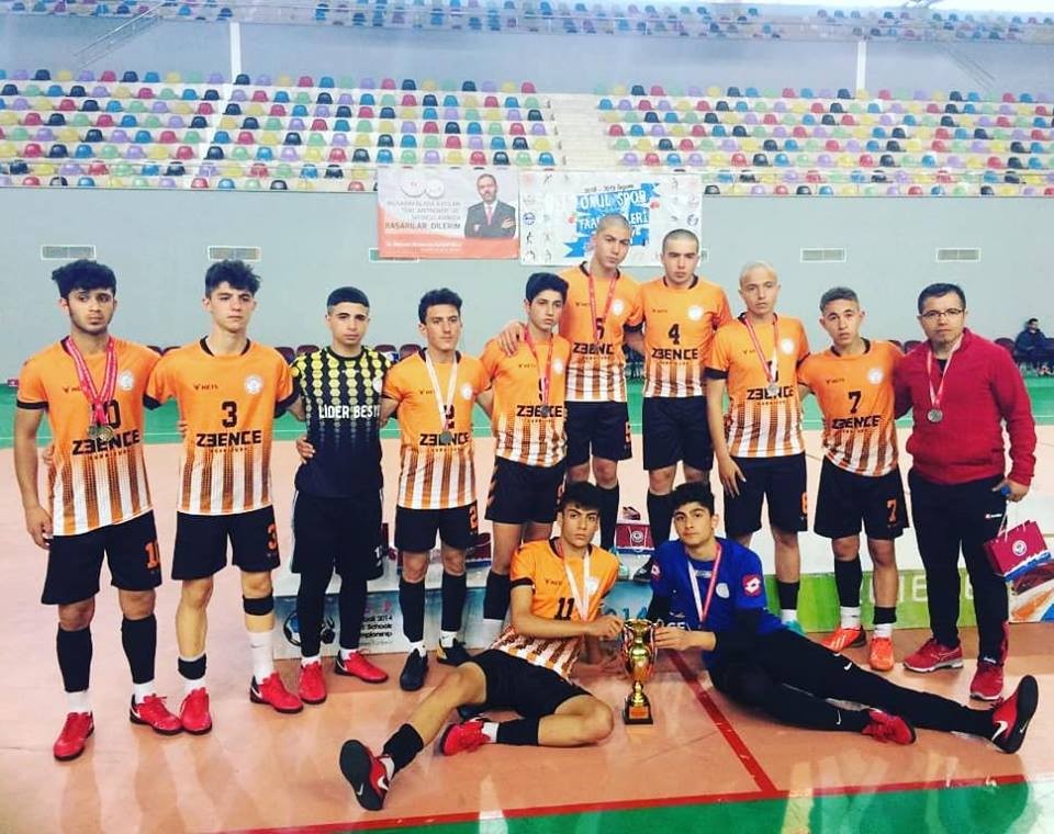 Arif Molu T.E.M.L Erkek Futsal Takımı Türkiye ikincisi oldu 