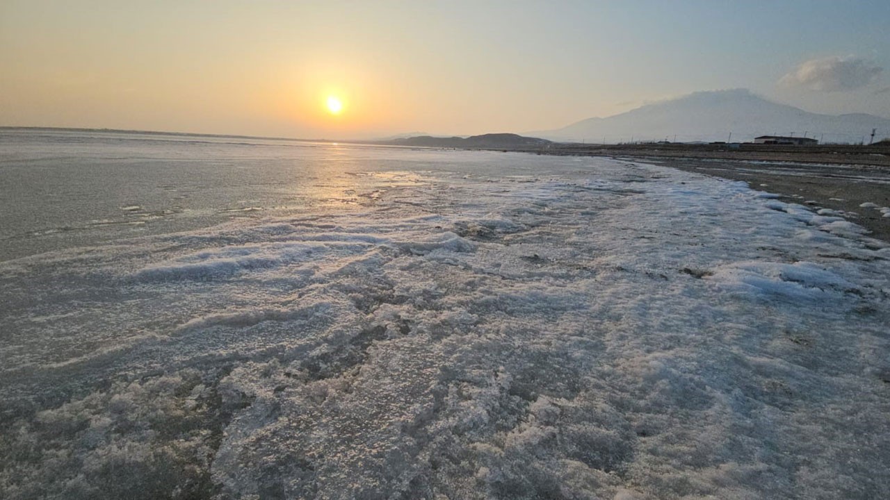 Arin Gölü’nde büyüleyici gün batımı!