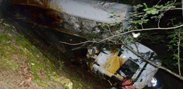 Arızalanan tanker uçuruma yuvarlandı