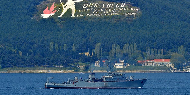 Arızalı Rus askeri gemisi Çanakkale Boğazı'nda