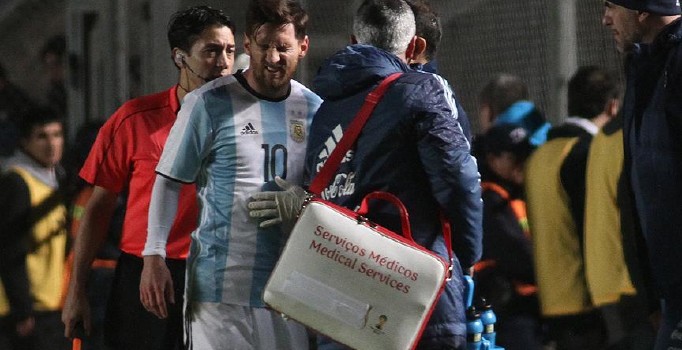 Arjantin - Honduras maçında Lionel Messi sakatlandı