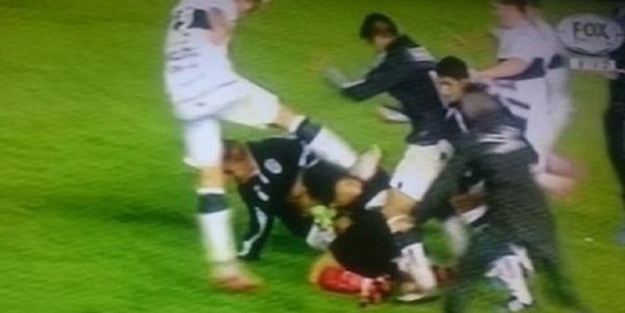 Arjantin'de 12 futbolcuya 58 maç ceza