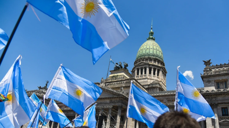 Arjantin'de çocuklar için cinsiyet değiştirme tedavisi yasaklandı