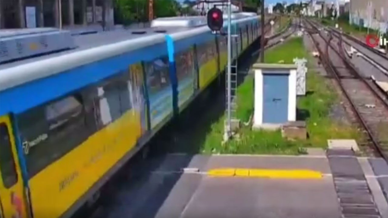 Arjantin’de korkunç kaza! Tren raylardan çıktı! Yaralılar var