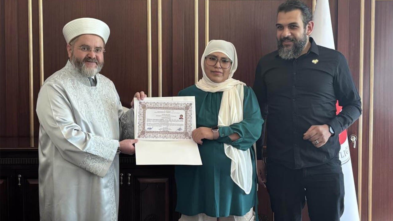 Arjantin'den gelen Eva, Gaziantep'te Müslüman oldu