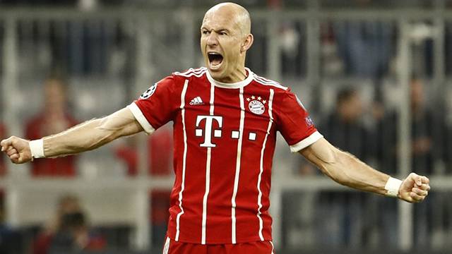 Arjen Robben Bayern Münih ile yeni sözleşme imzaladı