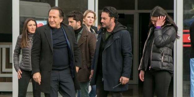 Arka Sokaklar dizisi oyuncularına büyük şok! Kötü haber geldi