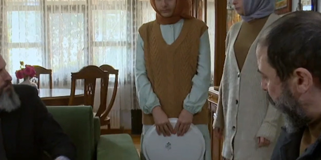 Arka Sokaklar haddini iyice aştı! Emniyet Müdürlüğü İslam'ı hedef alan bu alçaklara ne kadar süre daha bina tahsis edecek?