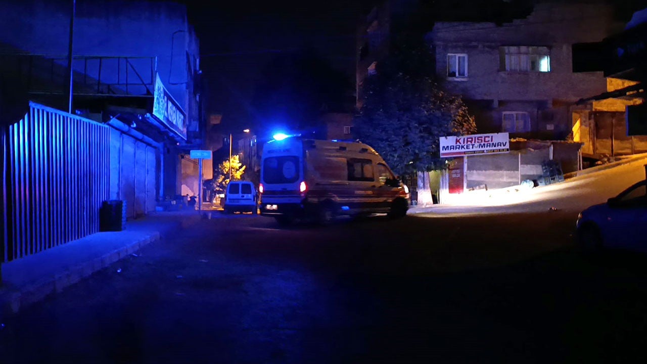 Arkadaş kavgası kanlı bitti! Pompalı tüfekle vurup kaçtı