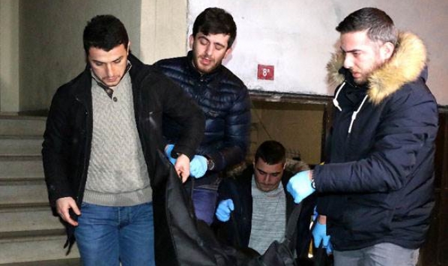 Arkadaş kavgasında kan aktı