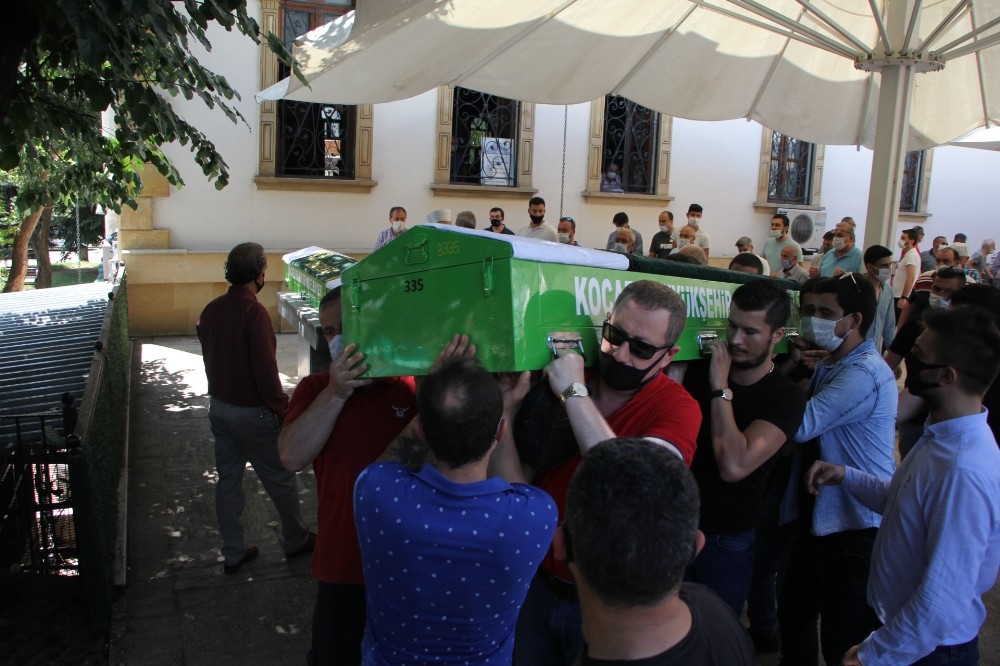 Arkadaşı tarafından öldürülen DJ toprağa verildi 