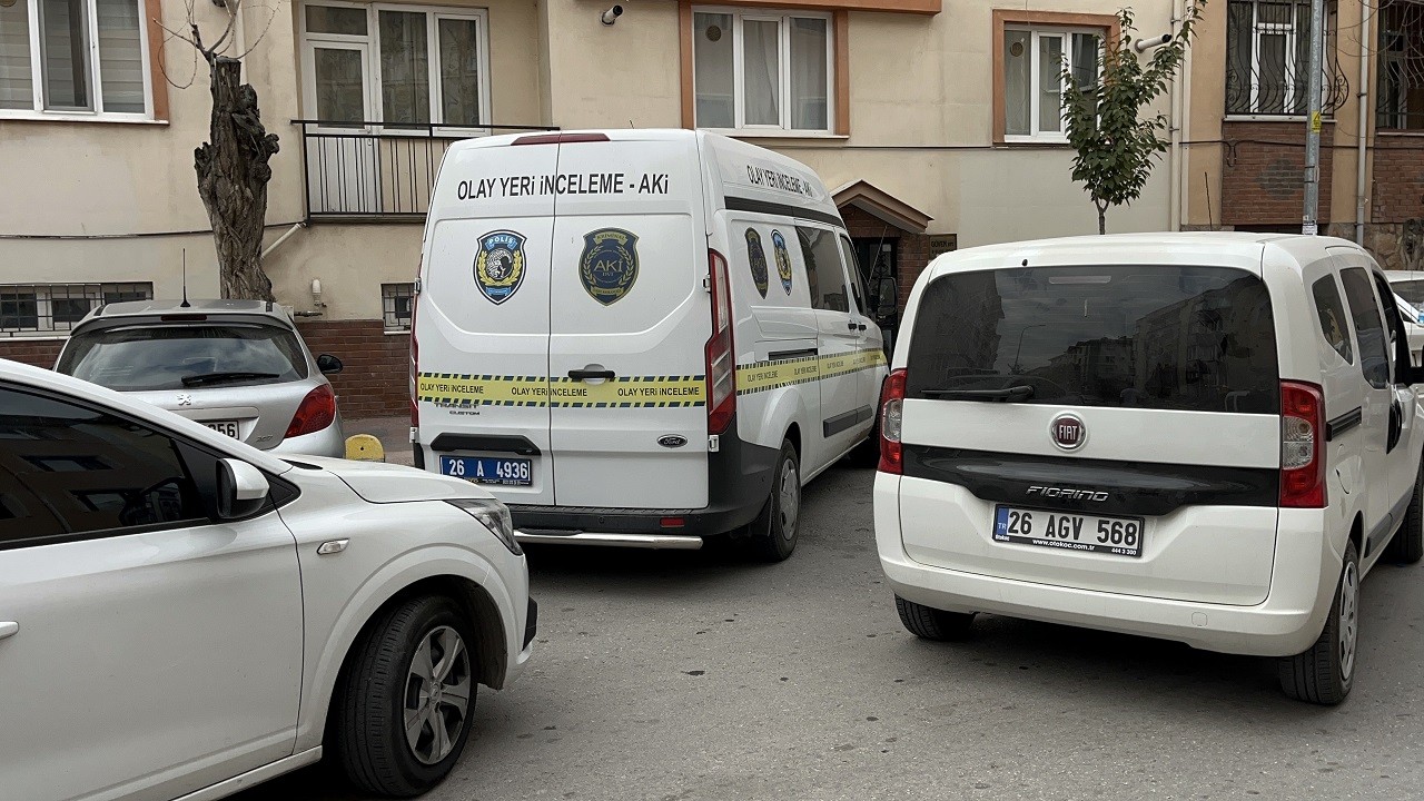 Arkadaşını başından pompalı tüfekle vurdu