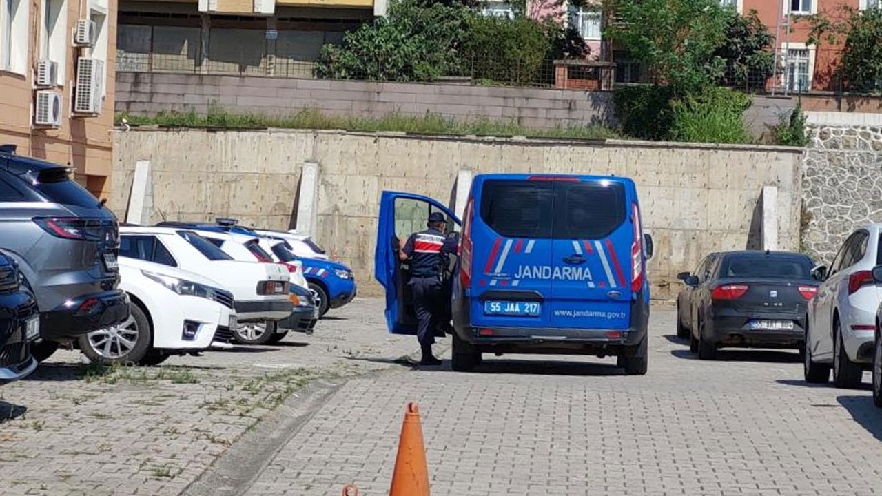 Arkadaşlarını öldürüp teslim oldu