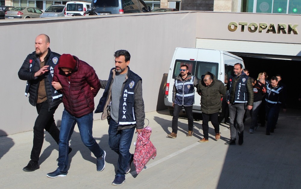 Arkadaştan gelen milyonluk hırsızlığa 5 tutuklama 