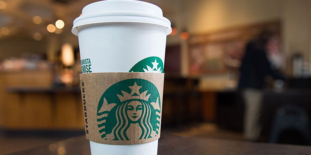 Arkalarına bakmadan gidiyorlar! Starbucks bavulunu topladı