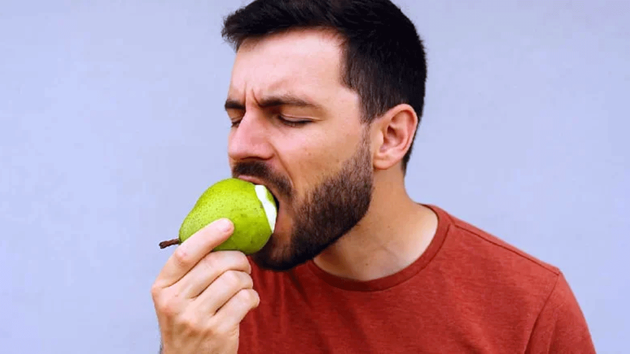 Armudu böyle yiyenler yandı! Uzmanlardan uyarı geldi