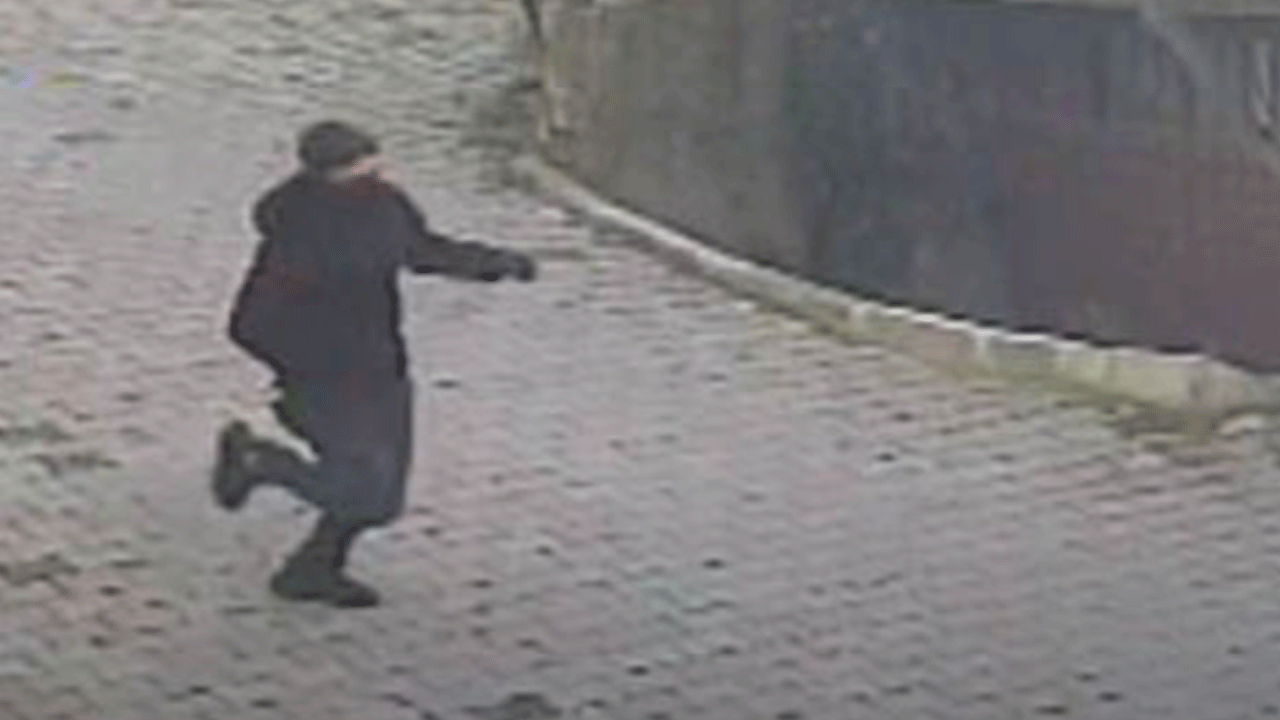 Arnavutköy'de film gibi gasp: 'Ayağına sıkarım'