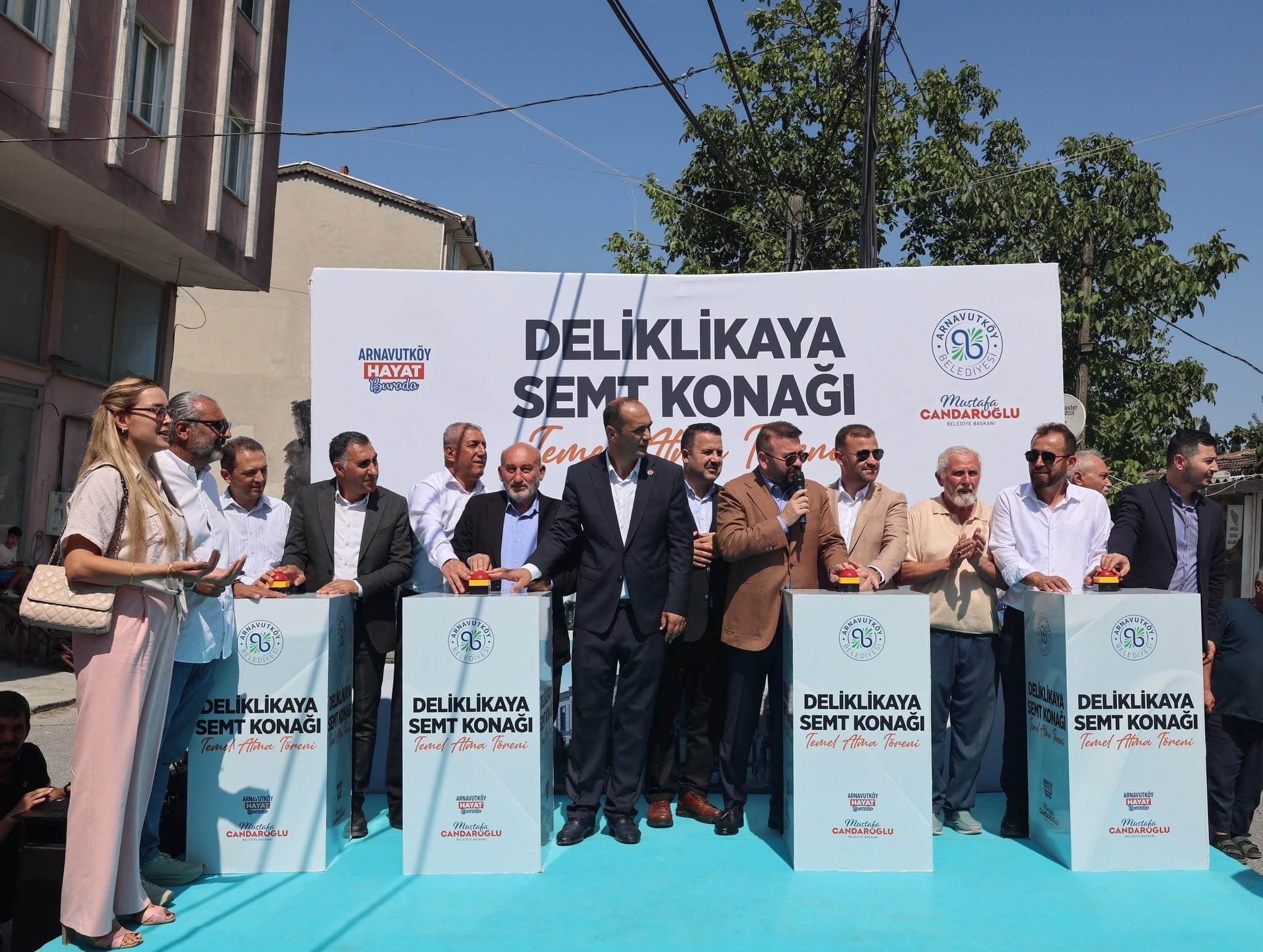 Arnavutköy’de Her Mahalleye Semt Konağı İçin İlk Temeller Atıldı