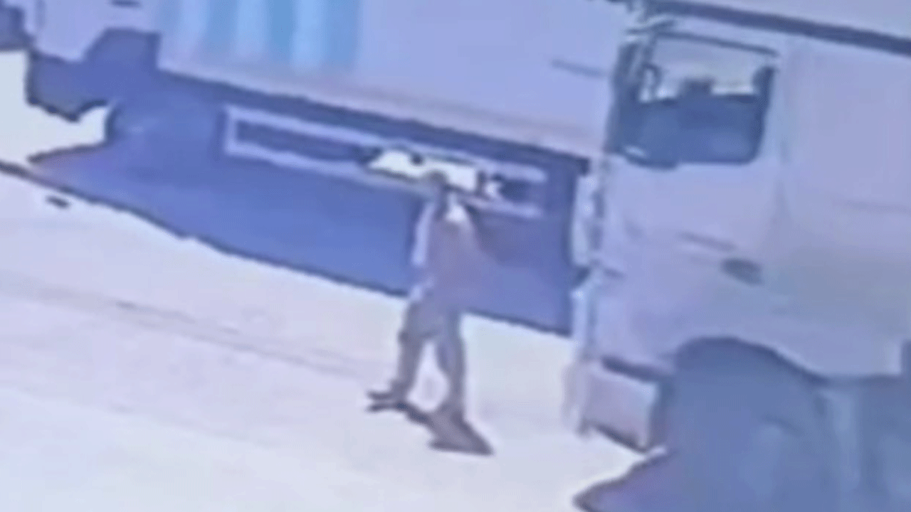 Arnavutköy'de korkunç kaza : Hafriyat kamyonu can aldı!