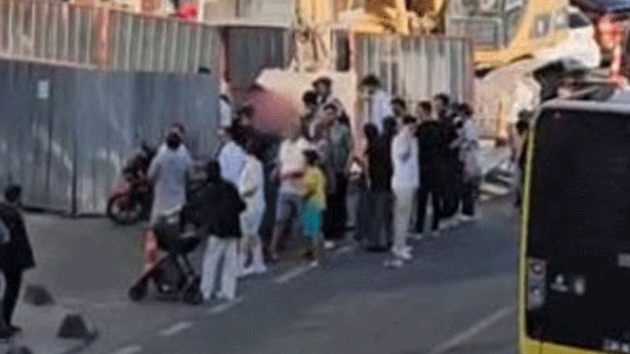 Arnavutköy'de kuryeler inşaat alanını bastı!