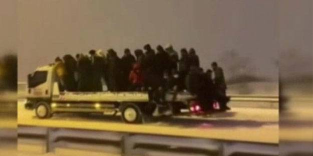Arnavutköy'de yolda kalan vatandaşları çekici taşıdı