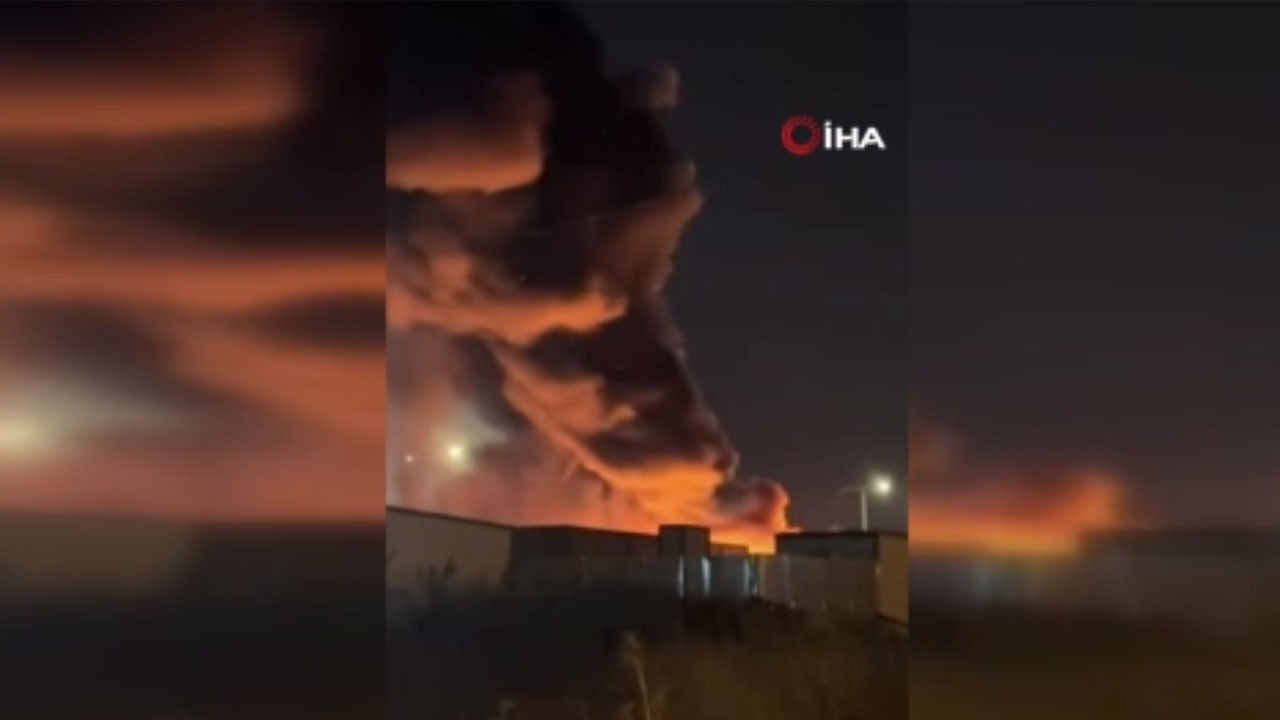 Arnavutköy’deki yangın geceyi aydınlattı