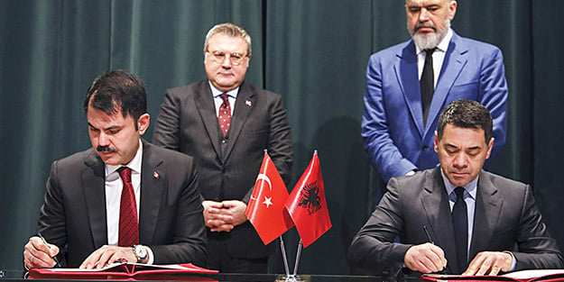 Arnavutluk’a 500 konut inşası için imzalar atıldı
