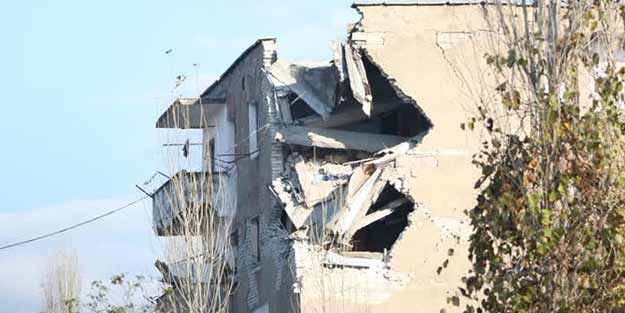 Arnavutluk'ta 20 Türk'ün kaldığı otel çöktü! Hepsi kurtarıldı