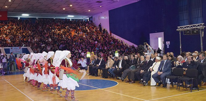 ARNAVUTLUK’TAKİ YETİMLERE Türk derneklerinden yardım