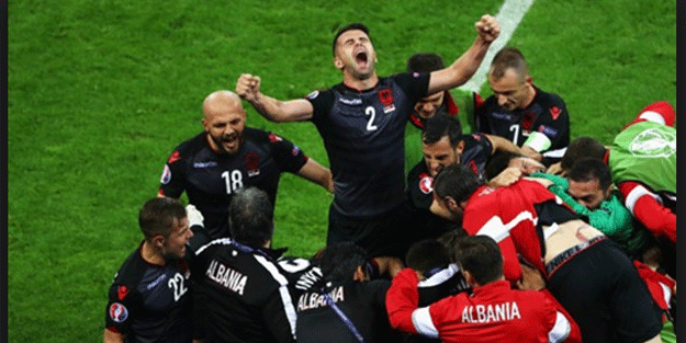 Arnavutluk'tan tarihi başarı!