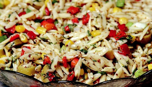 Arpa şehriye salatası nasıl yapılır? Şehriye salatası tarifi