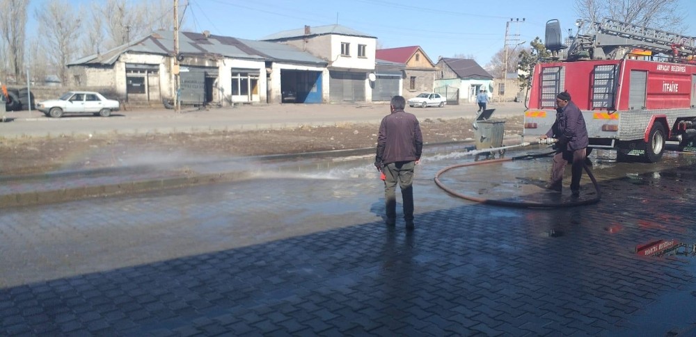 Arpaçay Belediyesi bahar temizliği başlattı 