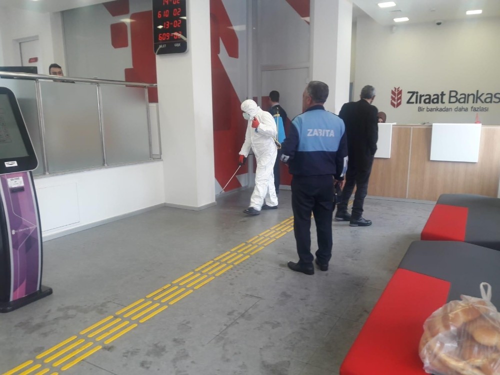 Arpaçay Belediyesi dezenfekte çalışmalarını sürdürüyor 