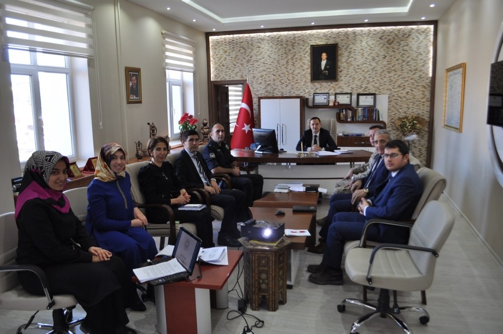 Arpaçay’da ‘Kadına Yönelik Şiddetle Mücadele’ toplantısı yapıldı 