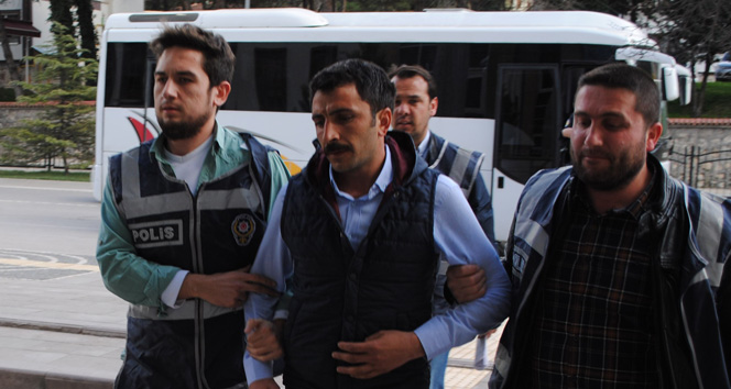 Arsayı sahte kimlikle satmaya çalışan çete yakalandı