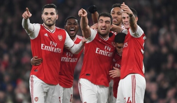Arsenal dev maçı kazandı nefes aldı