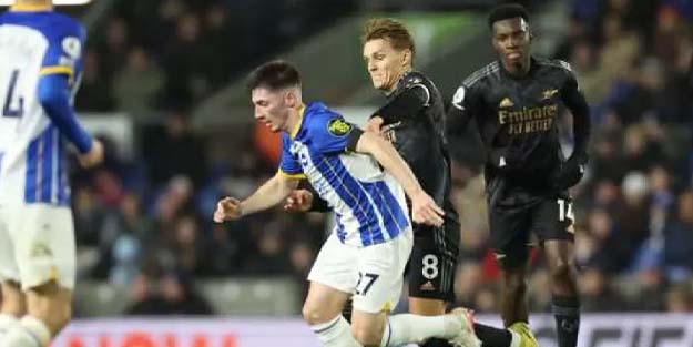 Arsenal, liderliğini sağlamlaştırdı