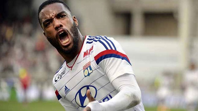 Arsenal, Liverpool ve Atletico Madrid Lacazette için kapışıyor