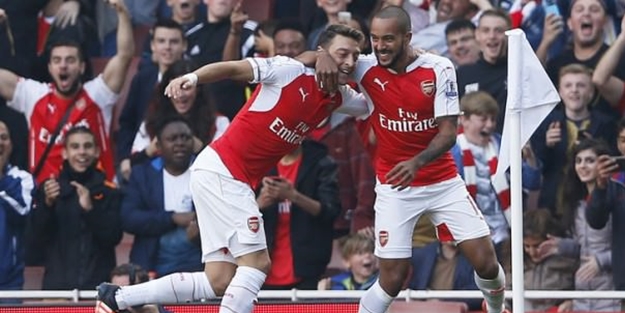 Arsenal Manchester'ı tahtından indirdi!