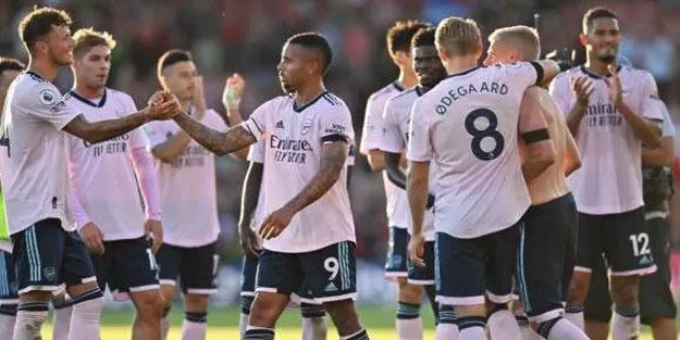 Arsenal, Premier Lig'de 3'te 3 yaptı