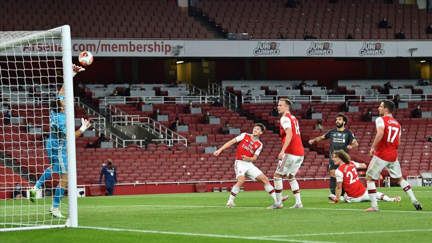 Arsenal şampiyon Liverpool'u 2-1 yendi