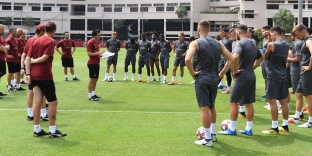 Arsenal'den Almanya'ya tokat gibi Mesut cevabı!