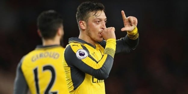 Arsenal'i Mesut kurtardı