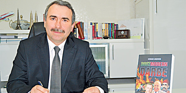 Arseven ‘Dostmodern Darbe’yi kitaplaştırdı