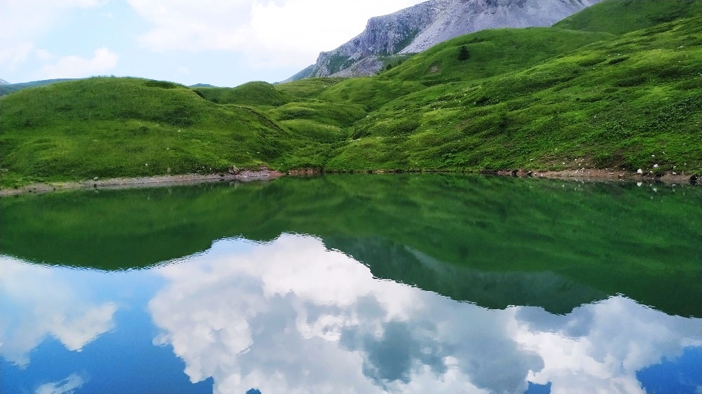 Arsiyan yaylasındaki yüzen adalara ziyaretci akını 
